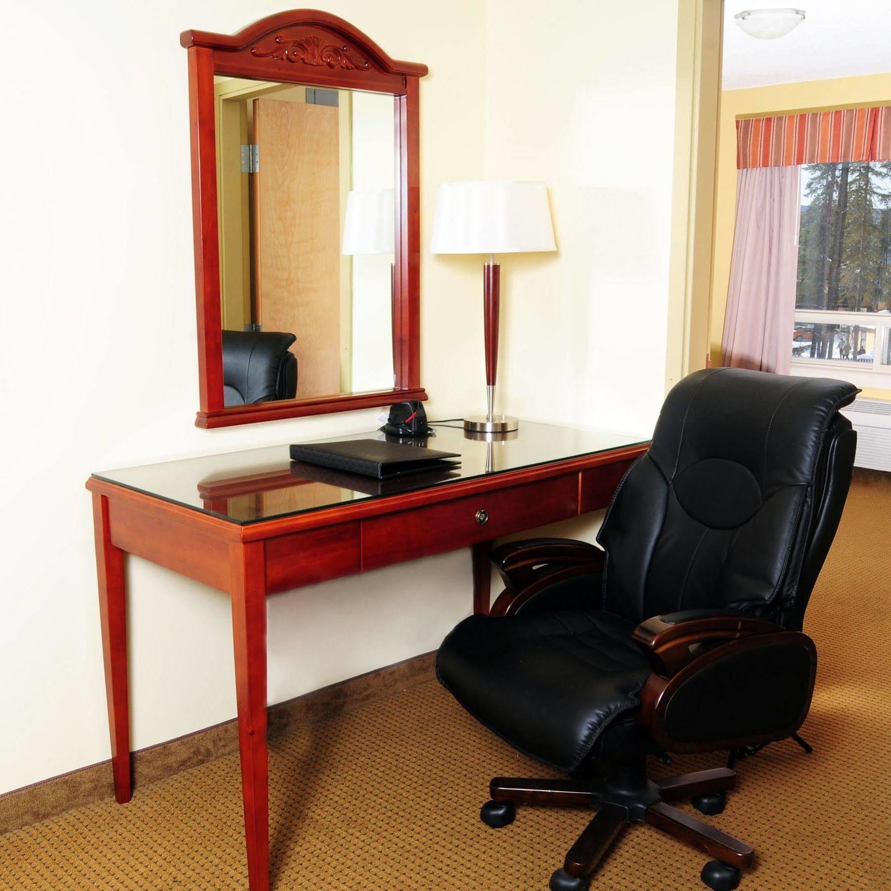 Trend Mountain Hotel & Conference Centre Tumbler Ridge Eksteriør bilde